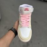 کفش نایکی تراویس اسکات (Travis Scott) ساق‌دار لیمویی - Image 2