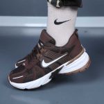 کتونی زنانه نایک (Nike) V2K – سفید و قهوه‌ای|سایز37_40 - Image 3